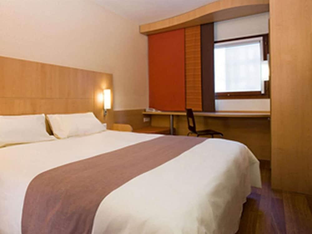 Ibis Gading Serpong Eksteriør billede