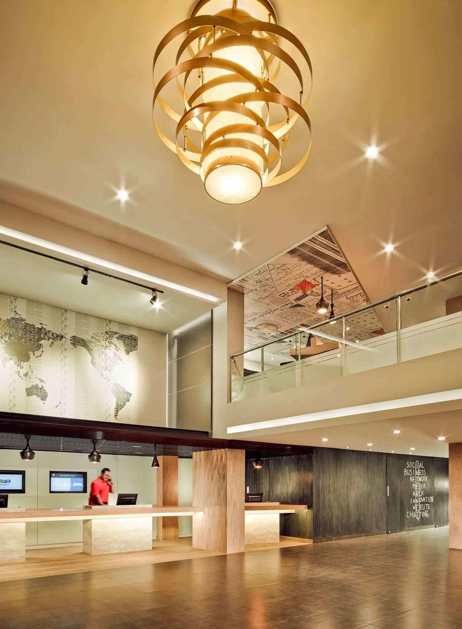 Ibis Gading Serpong Eksteriør billede