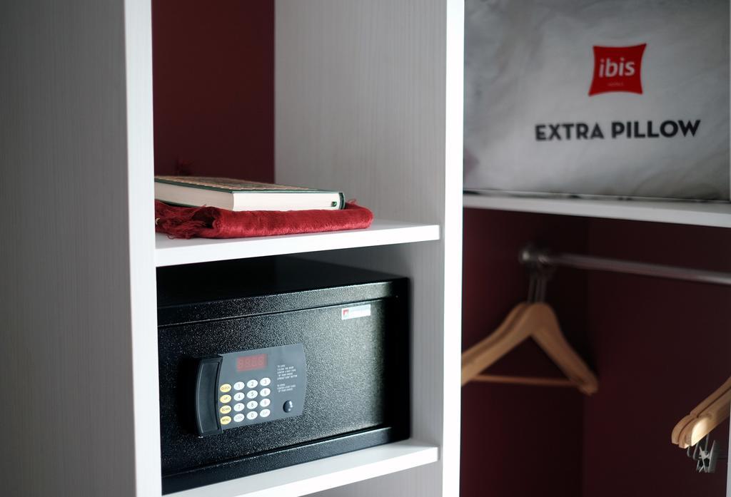 Ibis Gading Serpong Eksteriør billede