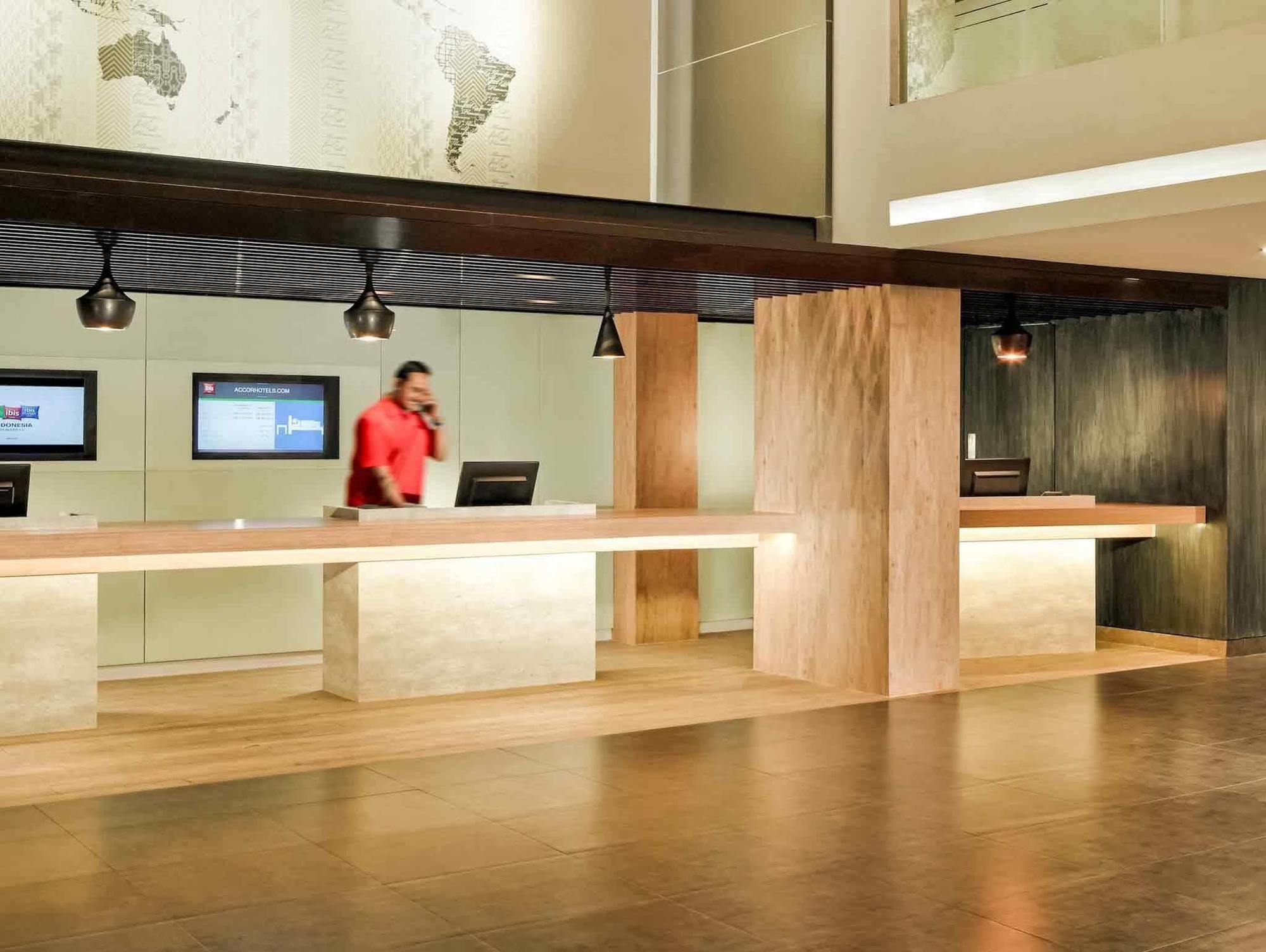 Ibis Gading Serpong Eksteriør billede